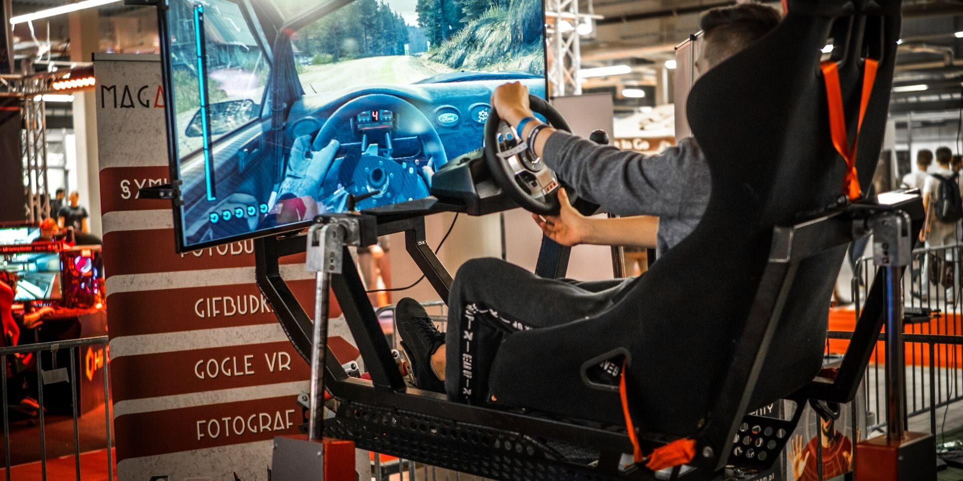 SYMULATOR RAJDOWY 4DOF